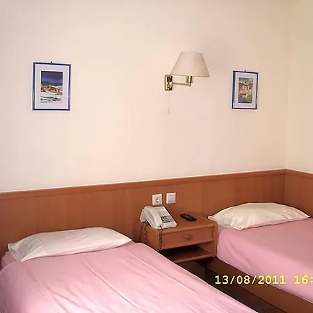 Hotel De 3*