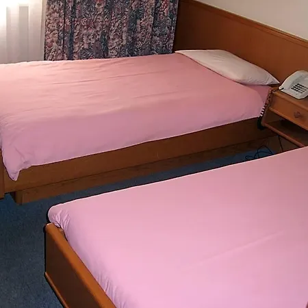 Hotel De 3*