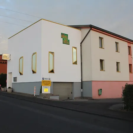 De 3* Foetz